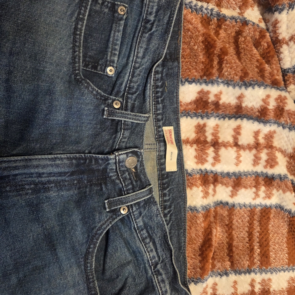 Signature by Levi Strauss Relaxed Fit Blue Jeans